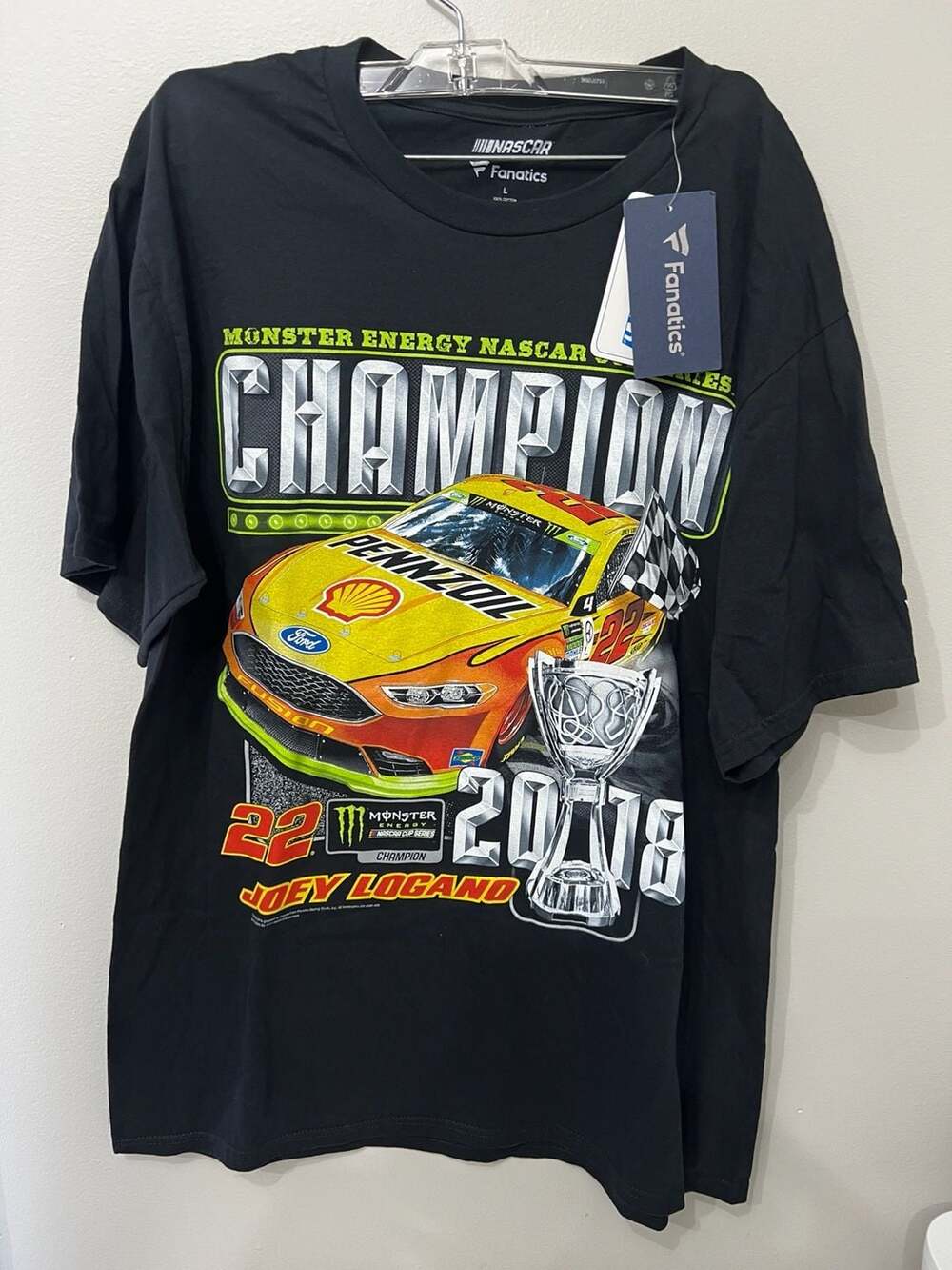 NWT Fanatics Joey Logano 2018 Champion T-Shirt Size L Black NASCAR